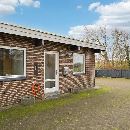 2 Bedroom Amazing In Ferienhaus