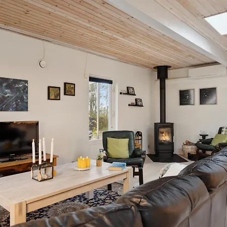2 Bedroom Amazing In Spottrup