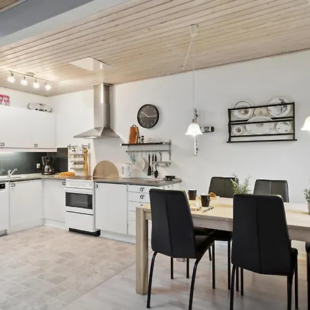 2 Bedroom Amazing In Holiday home Spottrup